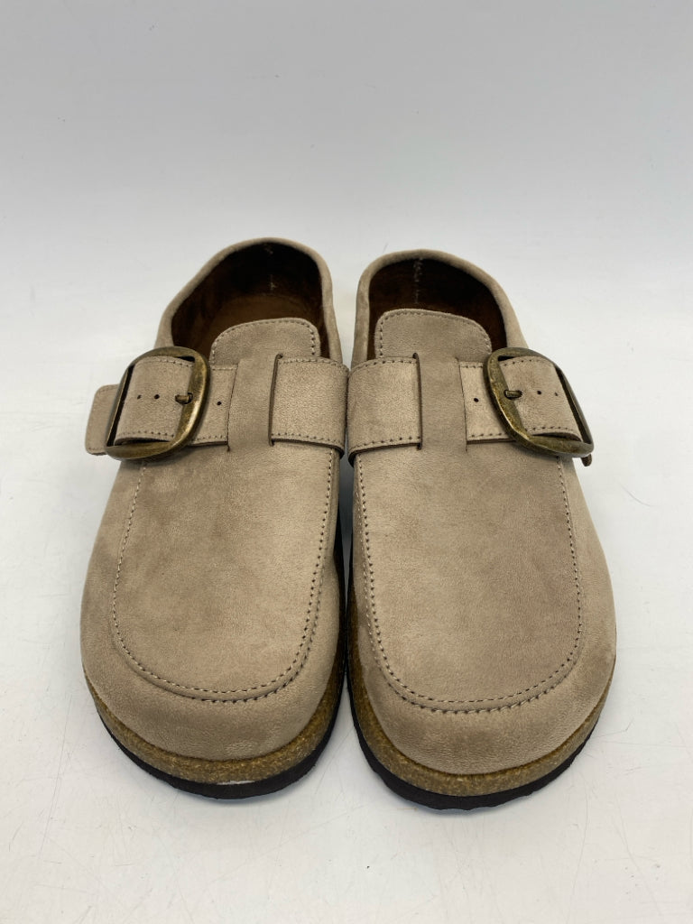 NWOT White Mountain US Shoe Size 8 Brown Buckle(s) Flats