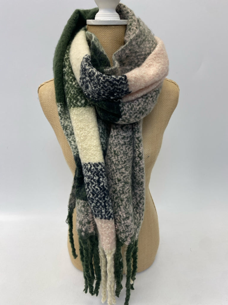 Green/Pink Scarf