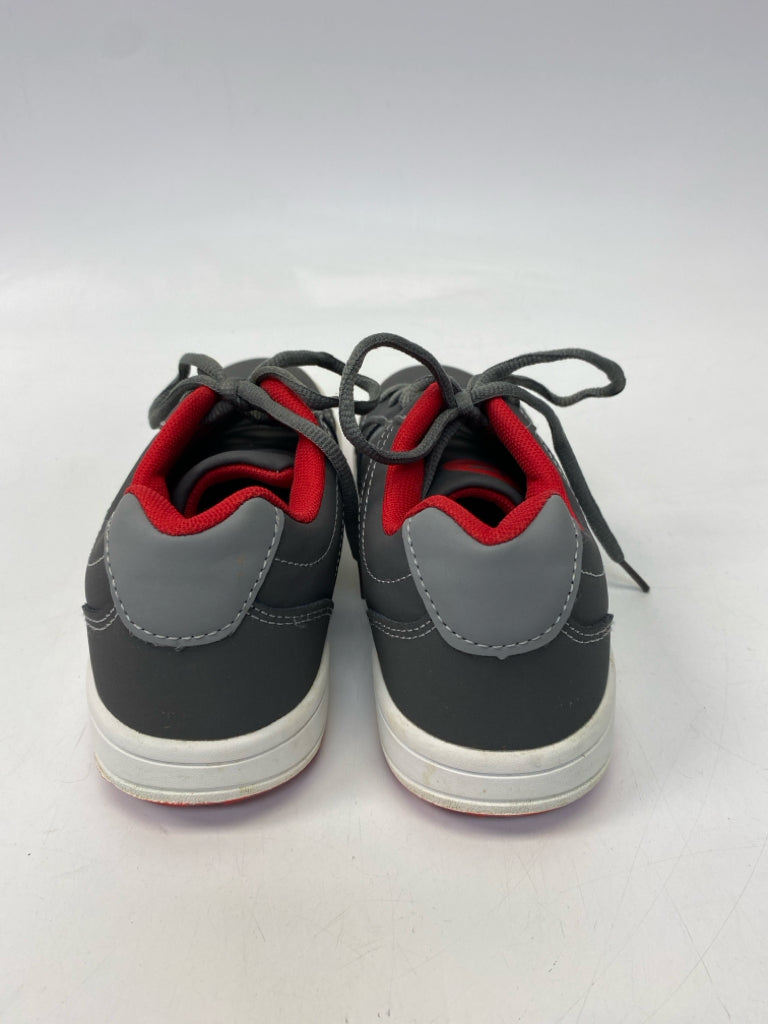 NWOT SIZE 6 Gray Lace-Up Boy&