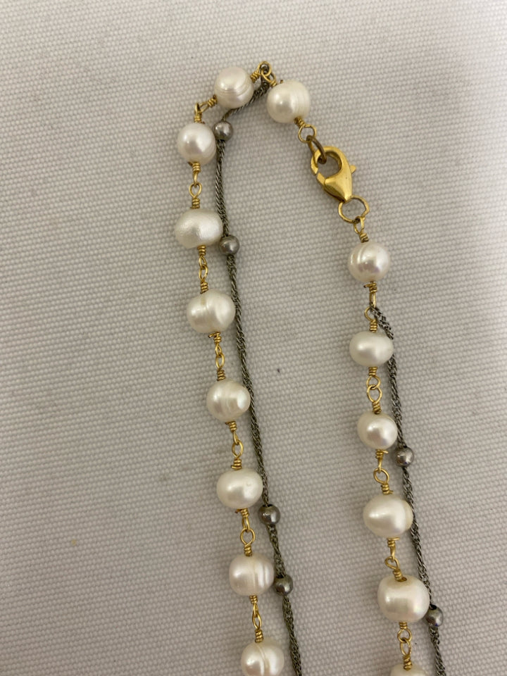 Gold Color Black Quatrefoil Necklace
