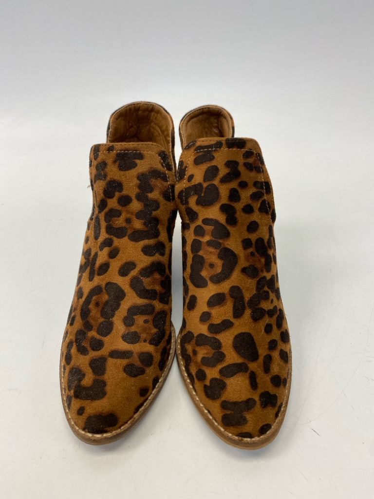 Size 5.5 Brown Animal Print Boots