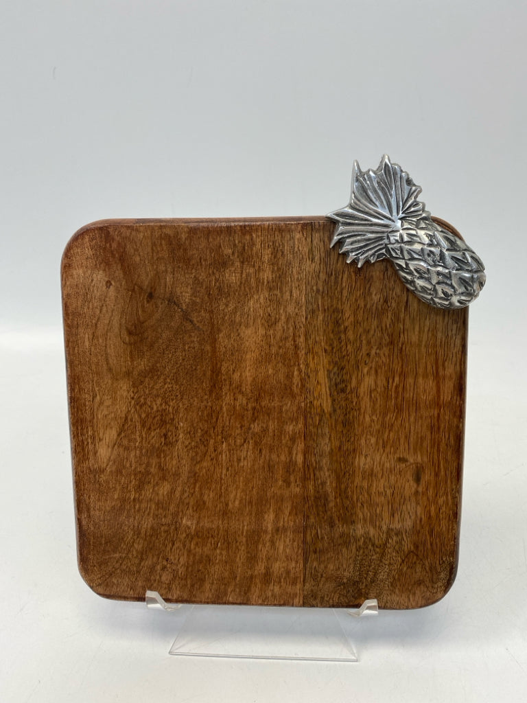 Brown Silver Wood/Metal Serving Piece