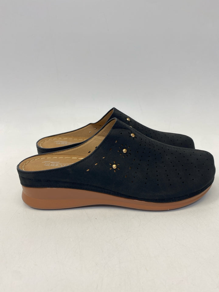 EU Shoe Size 40 Black Perforated Clogs