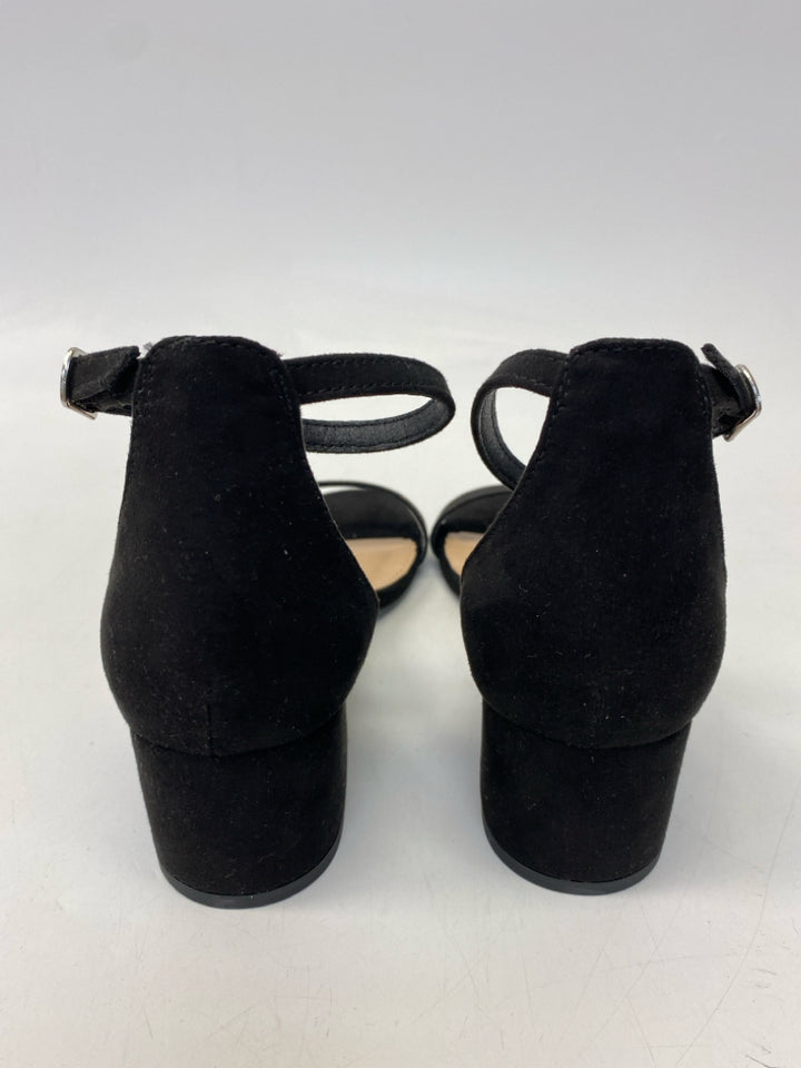 NWOT  Size 8 Black Sandals