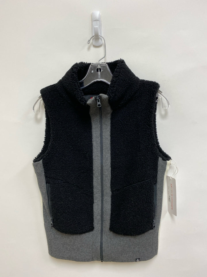 NWT Size S Black Gray/White Color Block Sherpa Ladies Vest