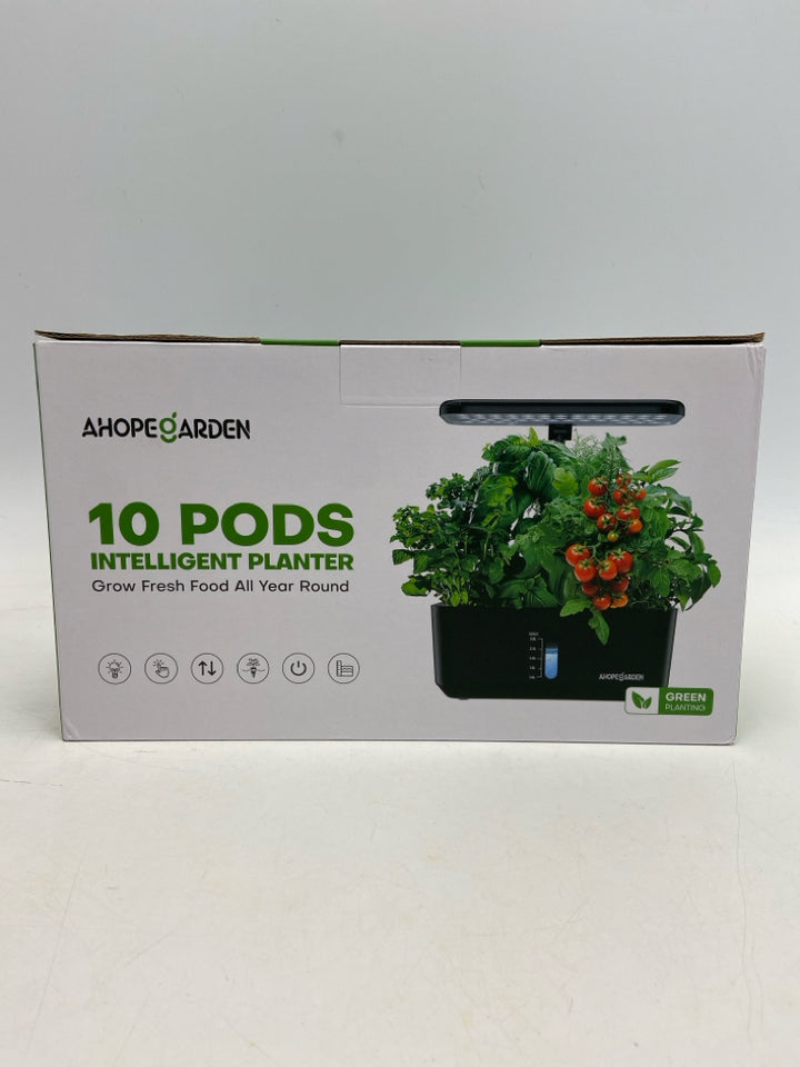 NEW/BOX Black Planter
