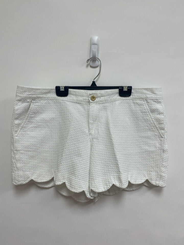 LILLY PULITZER Size 14 White Texture Ladies Shorts