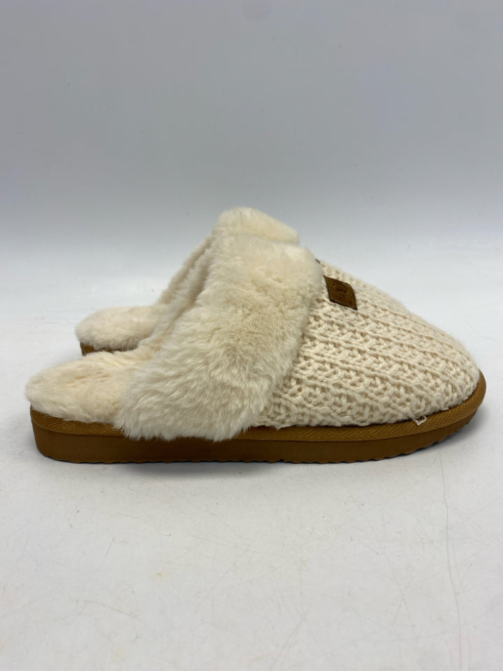 NWOT  OOW Size 8 Tan Knit Slippers