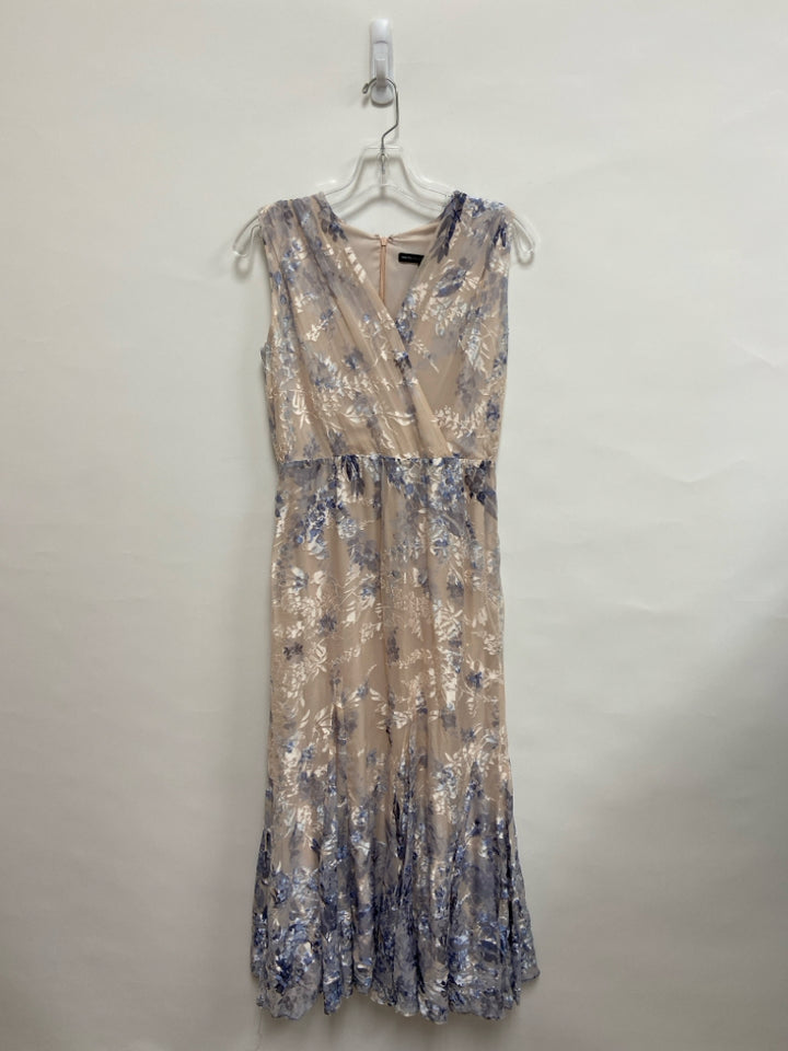 Wht House/Blk Mkt Size 4 Dusty Pink White/Blue Floral Maxi Ladies Dress