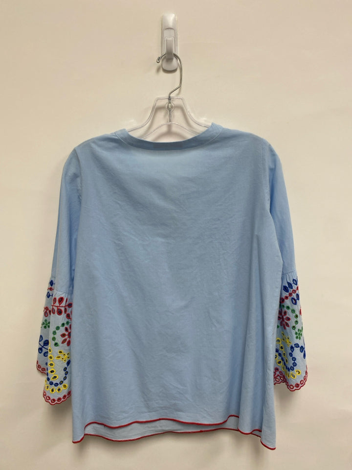 VILAGALLO Size 8 Light Blue Green/Multi Eyelet Ladies Top