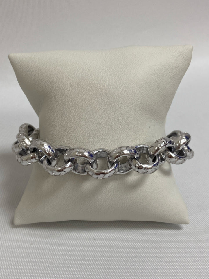 sabika Silver Color Link Bracelet