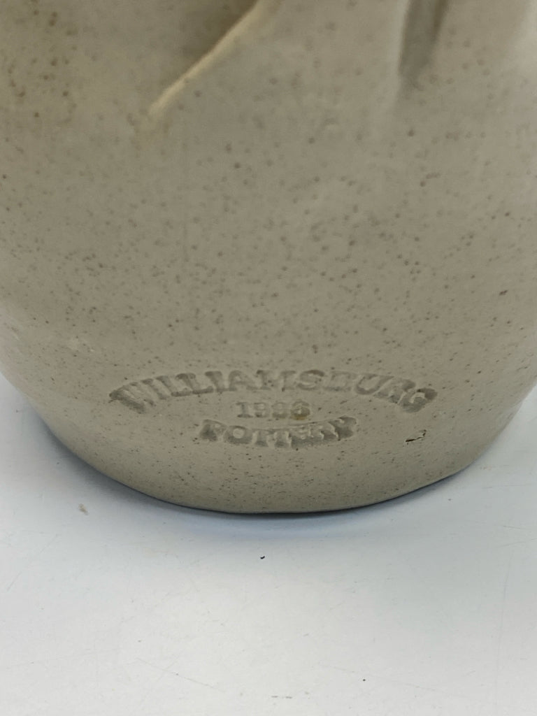 Williamsburg Cream Blue Leaves Pottery Pottery