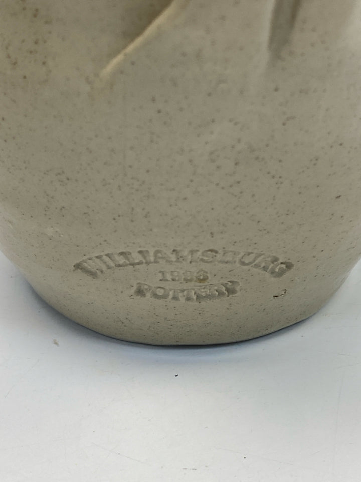 Williamsburg Cream Blue Leaves Pottery Pottery