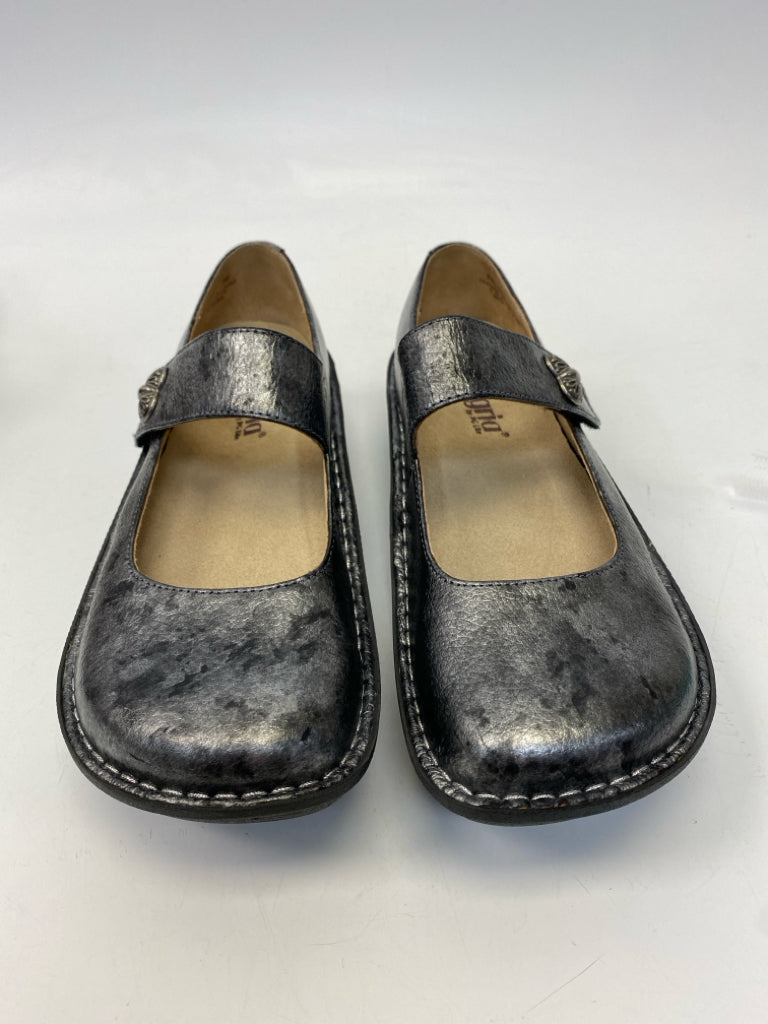 NWOT Alegria  Size 39 Gray Black Flats