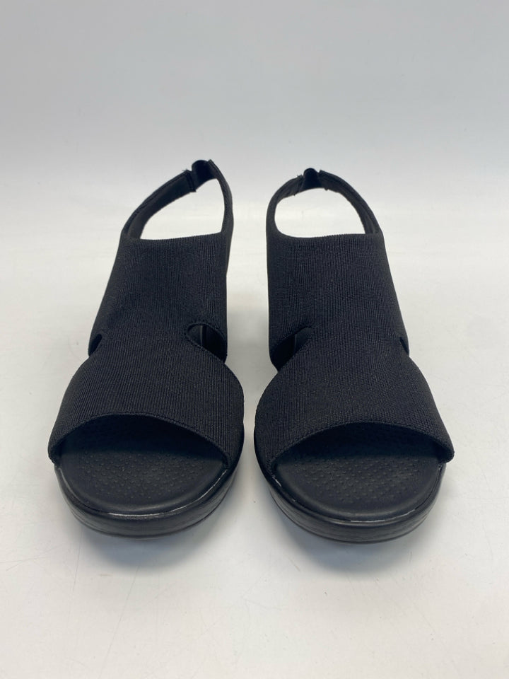 Bzees  Size 10W Black Sandals