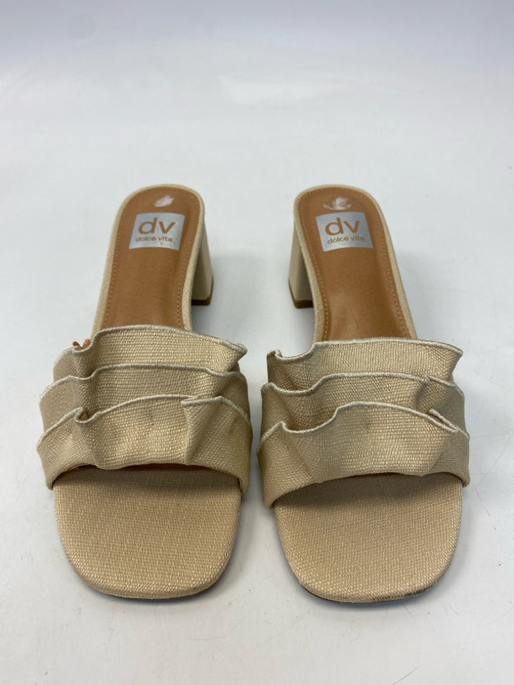 Dolce Vita  Size 7.5 Cream Sandals
