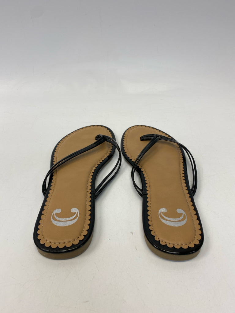 Journee  Size 9 Black Sandals