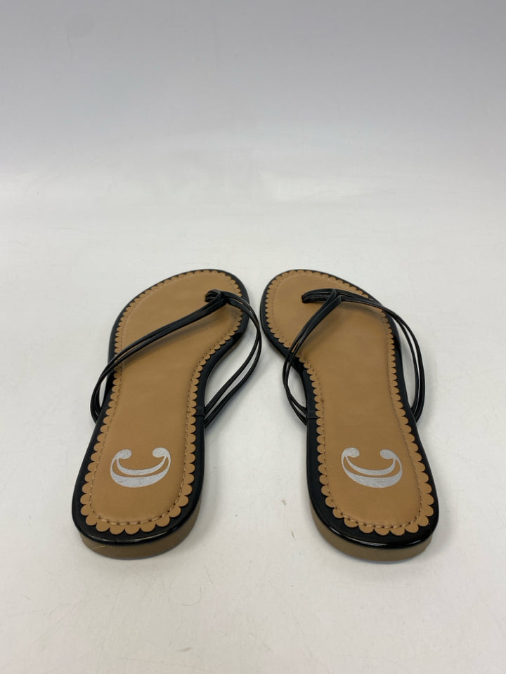 Journee  Size 9 Black Sandals