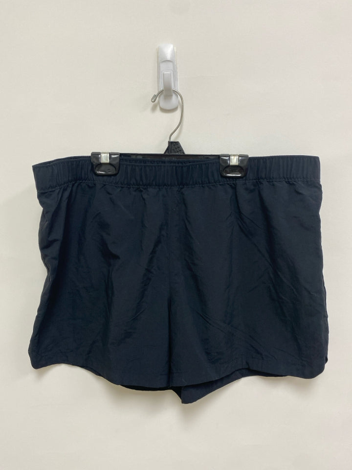 Columbia Size L Black Ladies Shorts