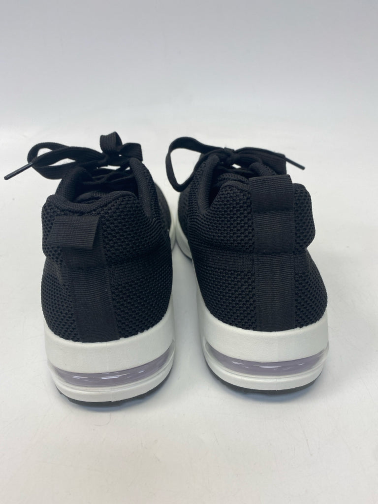 NWT  Size 43 Black Lace-up Sneakers