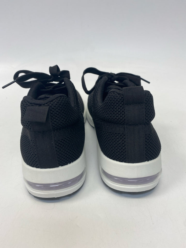 NWT  Size 43 Black Lace-up Sneakers