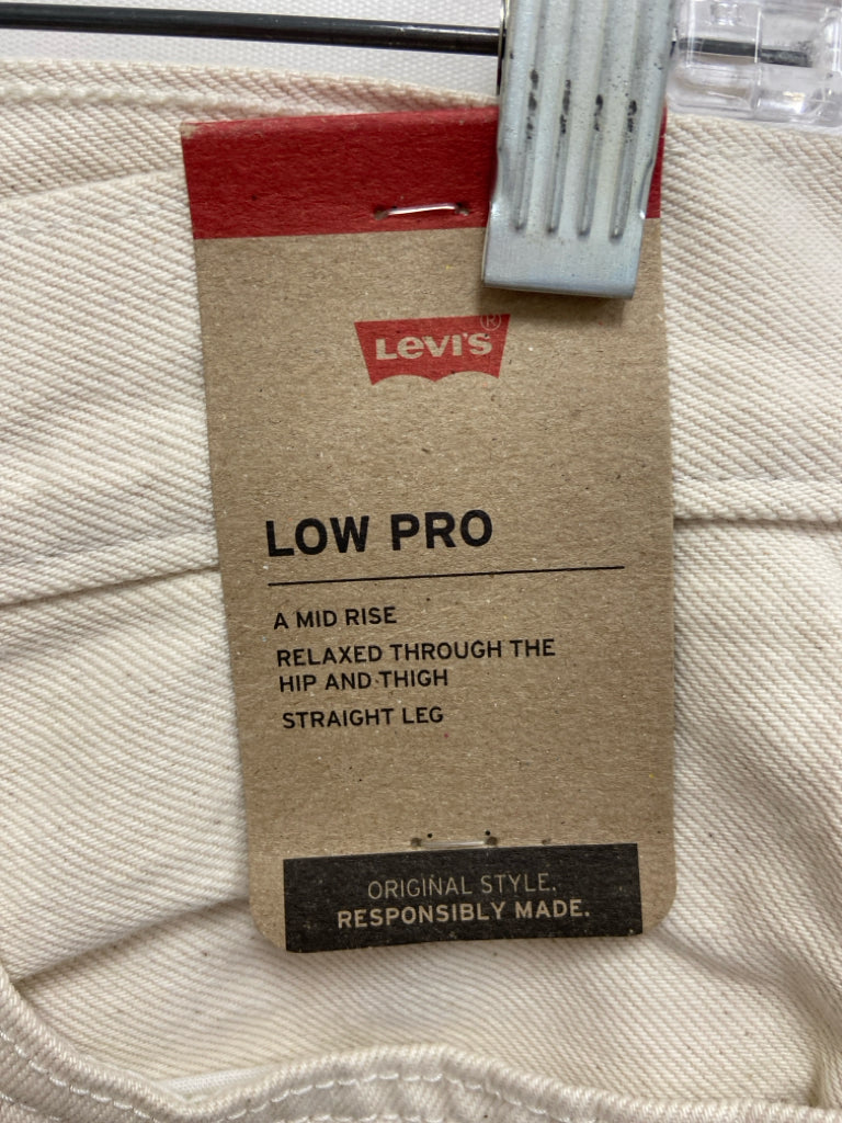NWT Levi Size 27 Cream Ladies Jeans