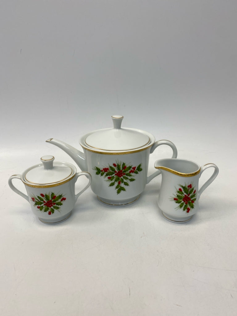 Gorham White Green/Red Holly Berries Christmas