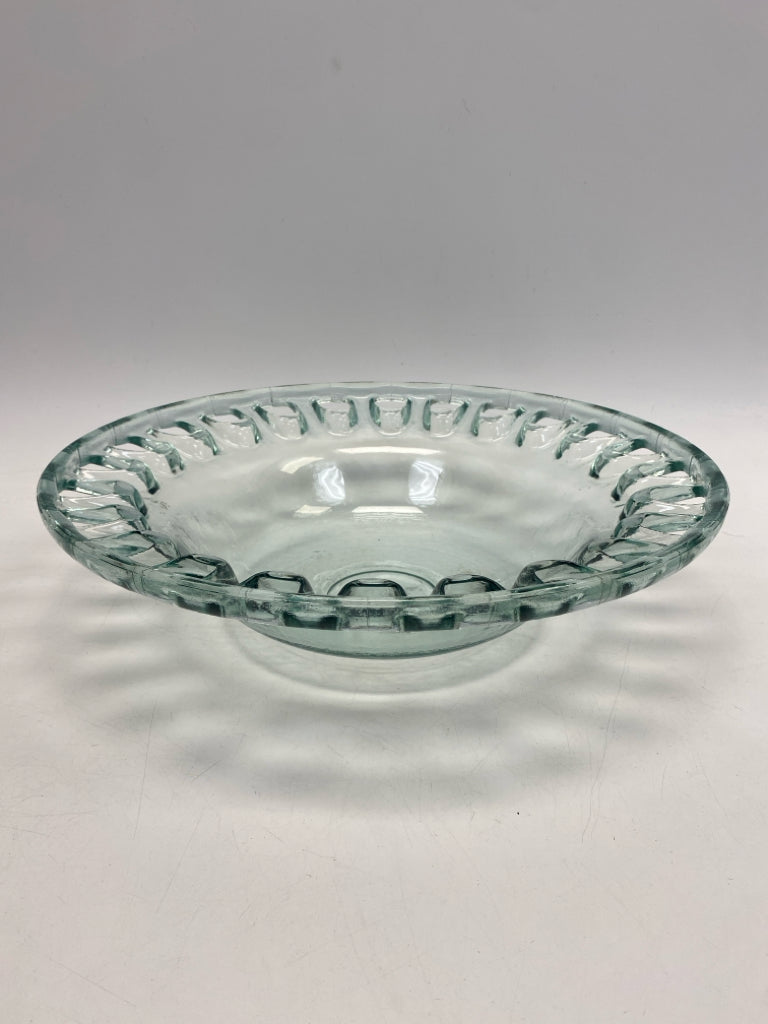 Green Cut-Out Trimmed Decorative Bowl
