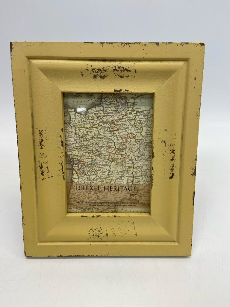 SIZE Yellow Distressed Frame