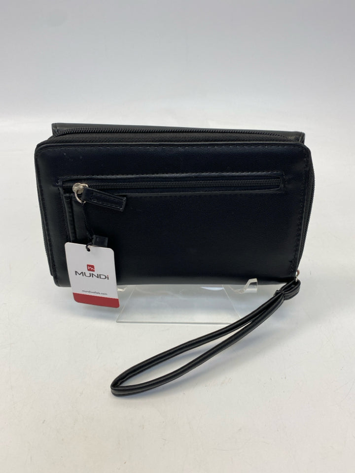 NWT Black Wristlet