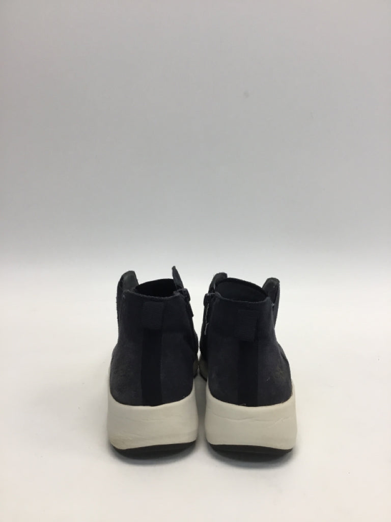 OTBT US Shoe Size 7.5 Navy Suede Sneakers
