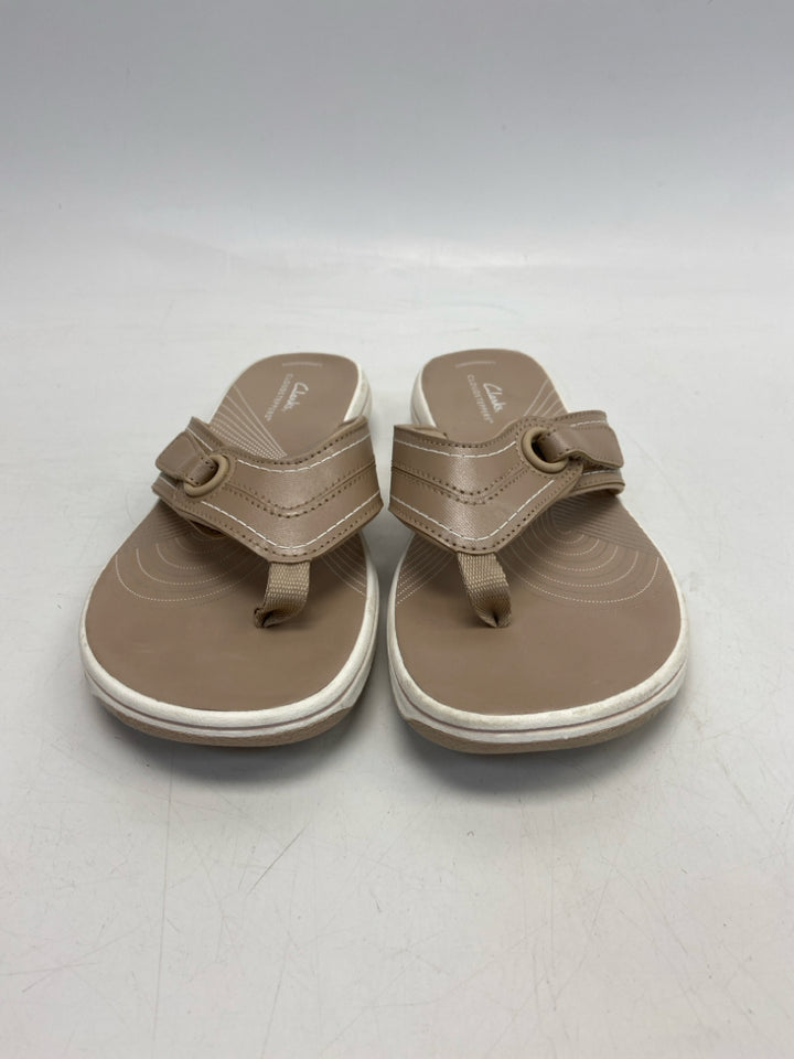 Clarks  Size 8 Tan Sandals