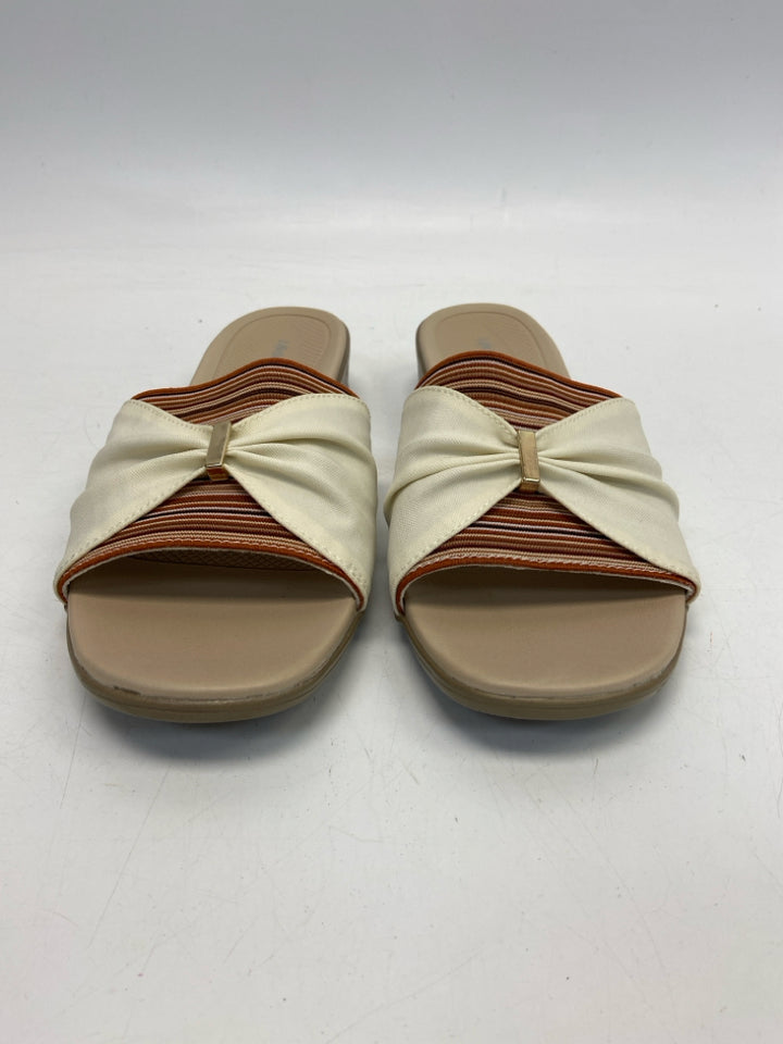 Life Stride  Size 10 Cream/Multi Sandals