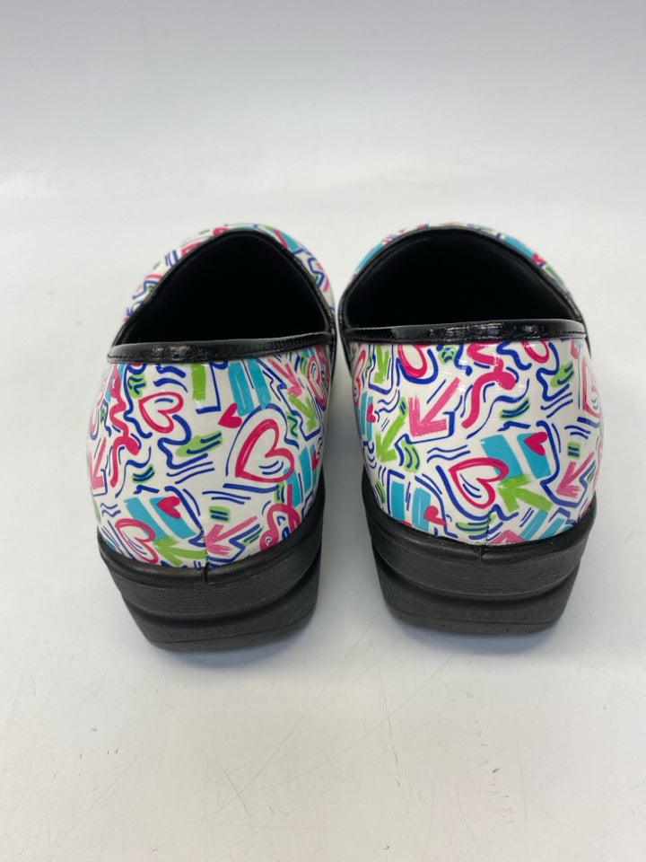 US Shoe Size 9.5 White Multi-Color Clogs