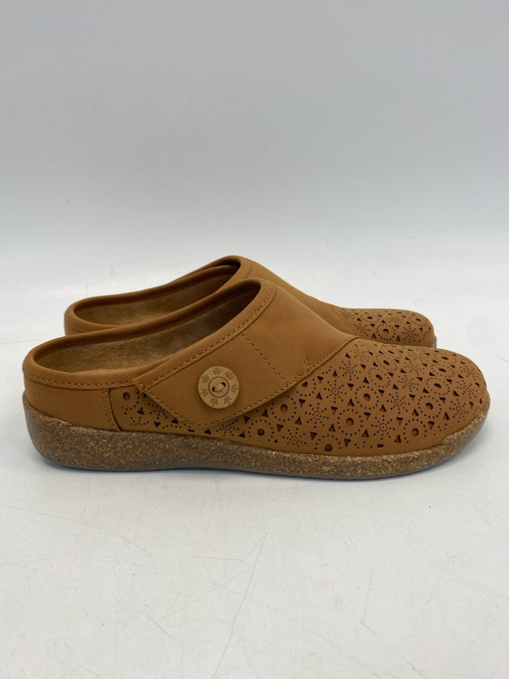 Earth US Shoe Size 8 Cognac Perforated Flats