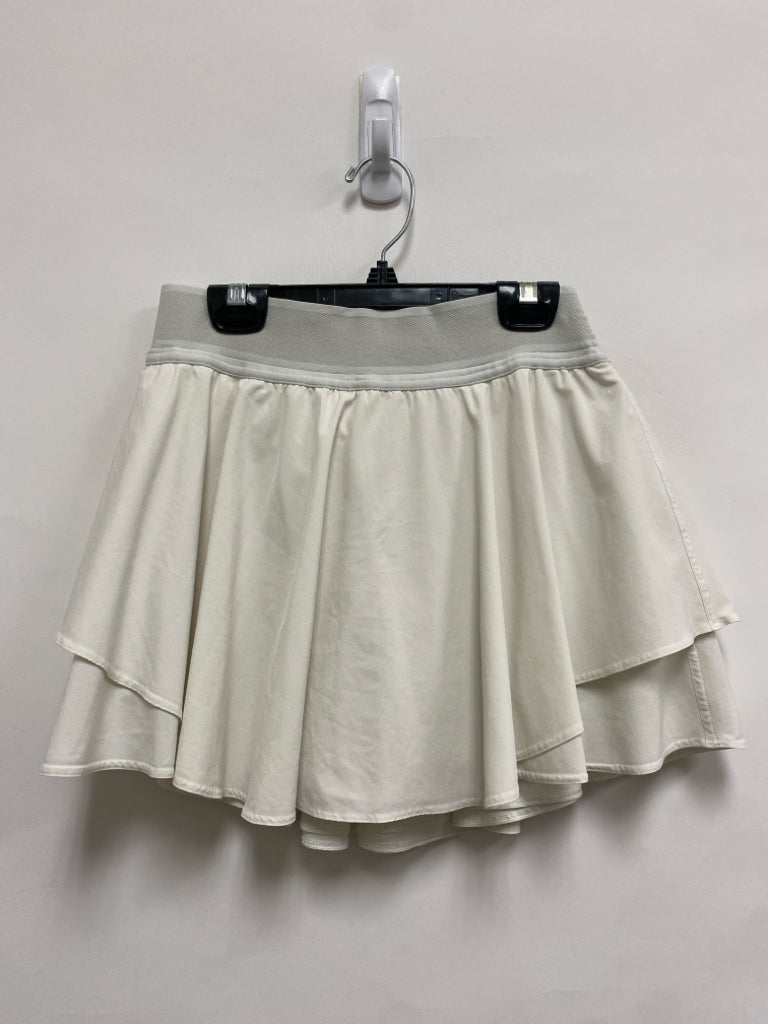 Lululemon Size 6 Cream Athletic Skort