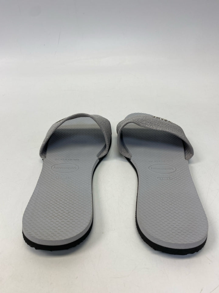 Size 7/8 Silver/Gray Shimmery Sandals