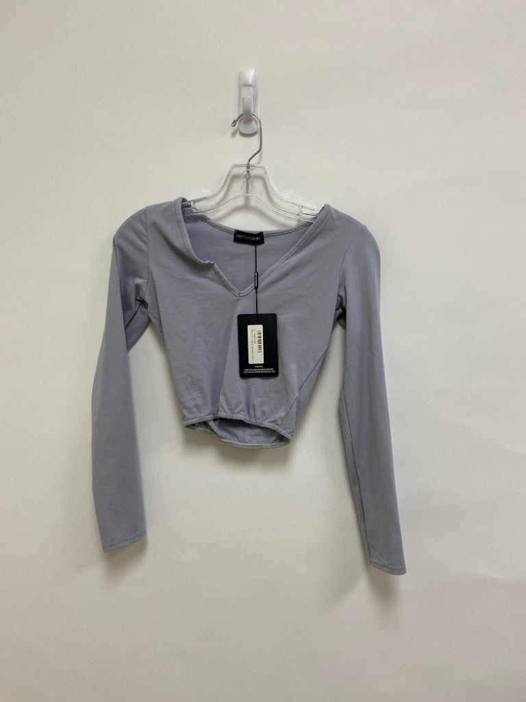 NWT prettylittlething Size 6 Gray Ladies Top