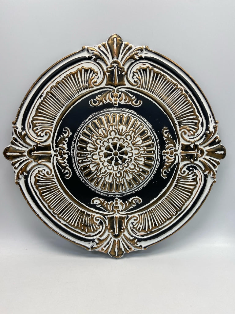 Black/White Gold Metal Wall Hanging