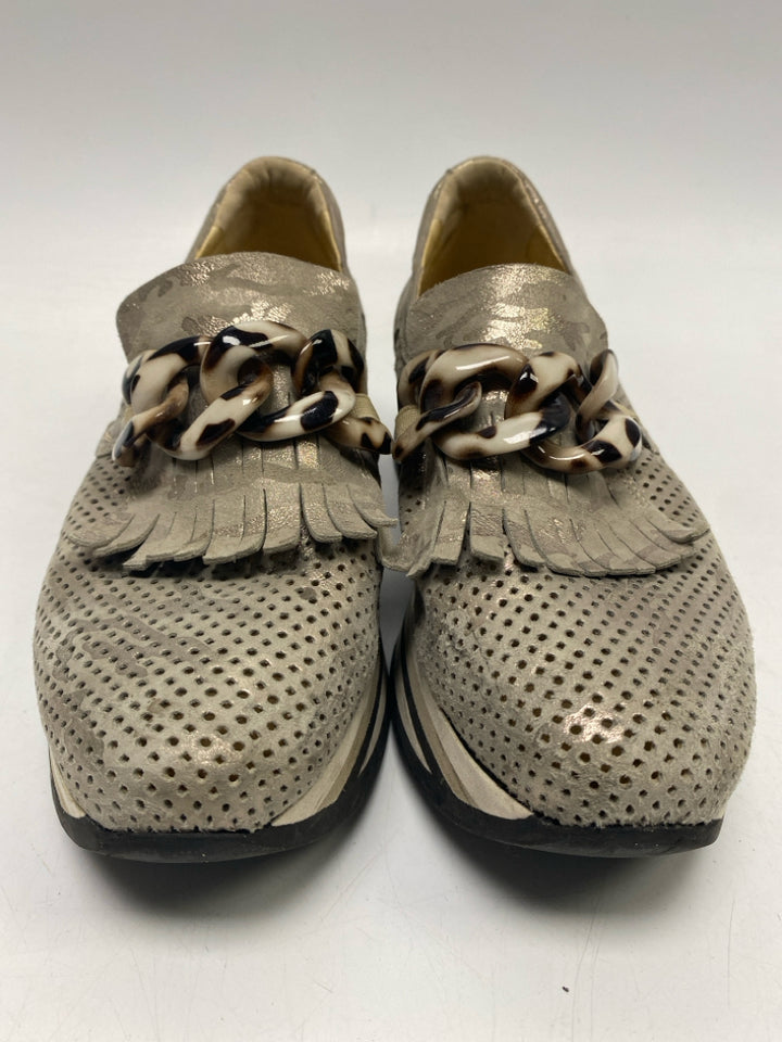 SOFTWAVES EU Shoe Size 38 Gray/Silver Sneakers