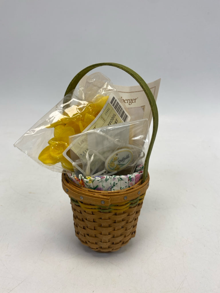 NWOT Longaberger Collector Club May Series Daffodil  Basket