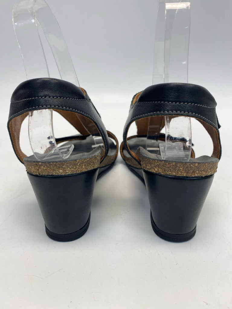 Taos  Size 38 Black Sandals
