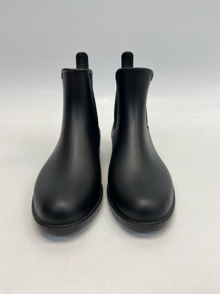 US Shoe Size 7 Black Rubber Boots