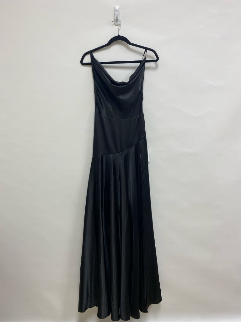 NWT Size S Black Sleeveless Ladies Dress