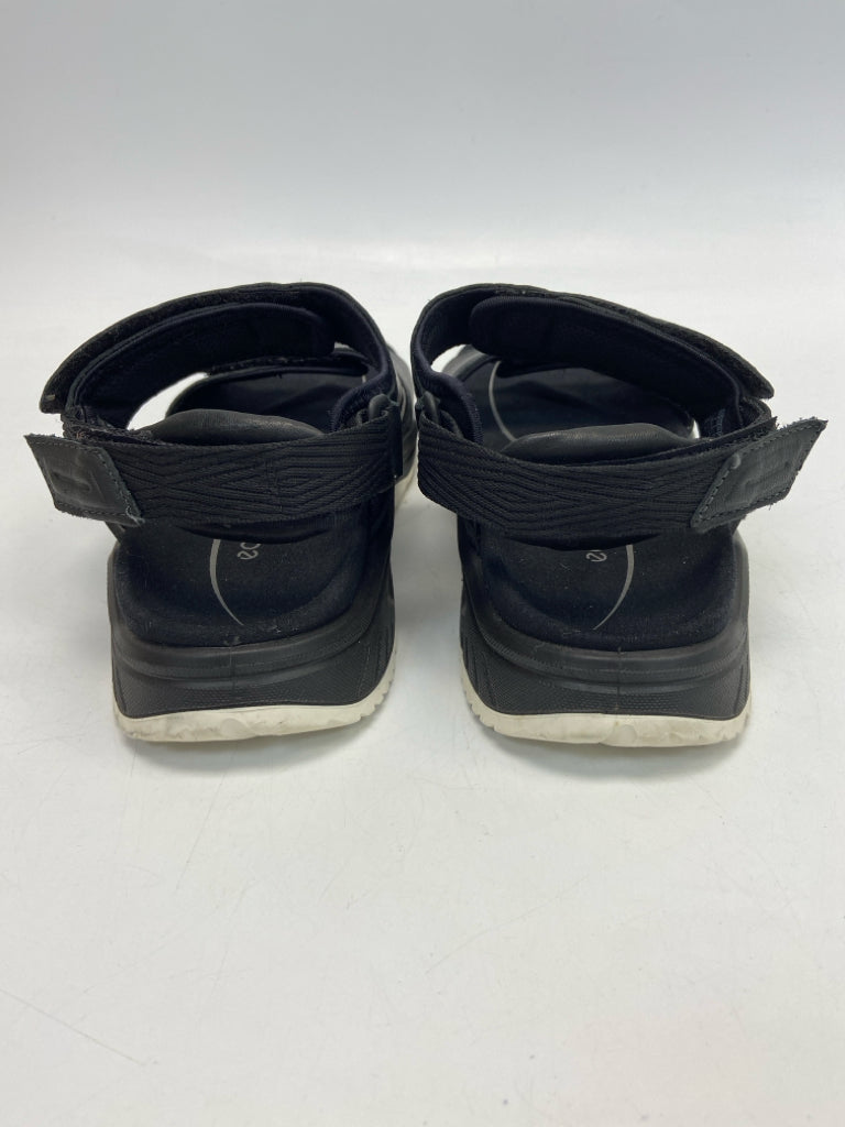 Ecco  Size 10 Sandals