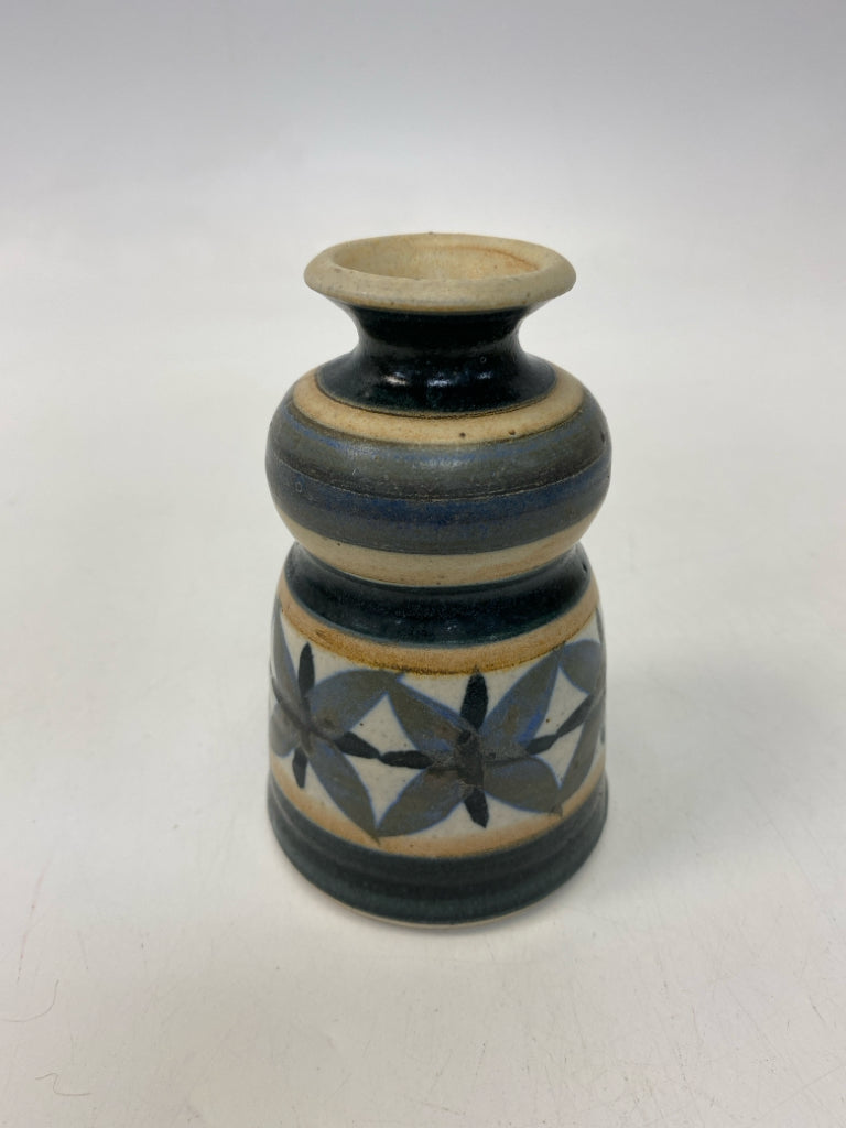 Gray/Black Cream Flowers Pottery