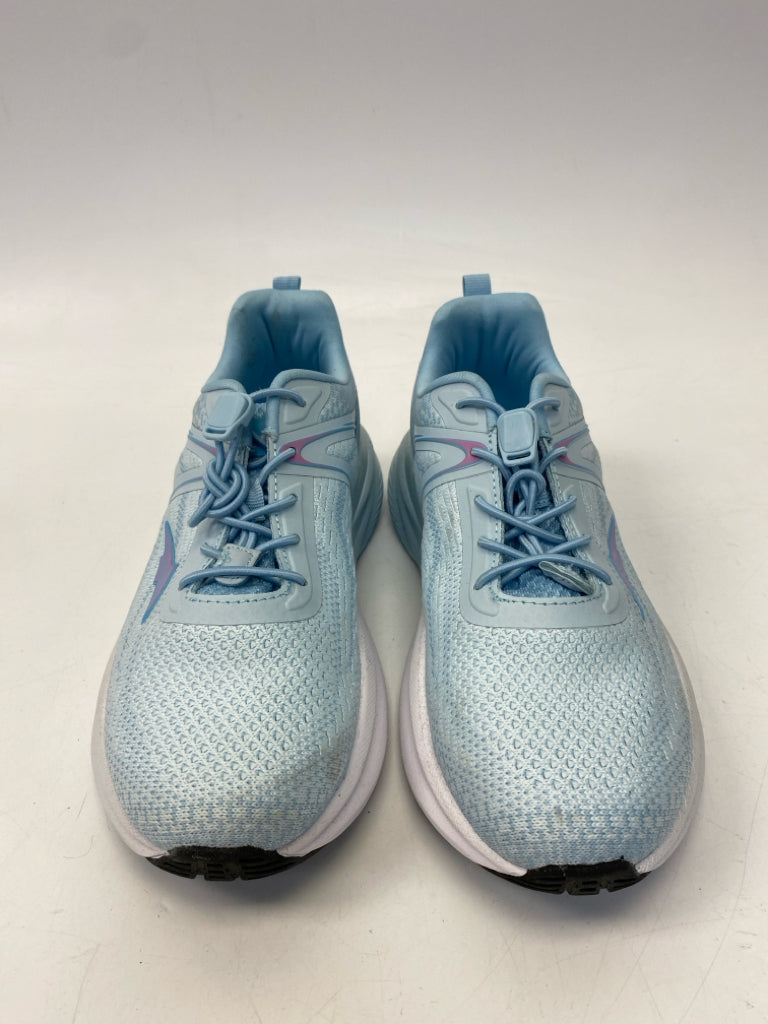 Avia  Size 5 Aqua Sneakers