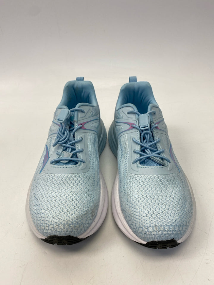 Avia  Size 5 Aqua Sneakers