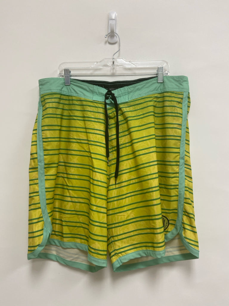 BODY GLOVE Size XXL Green Olive Green Striped Men&
