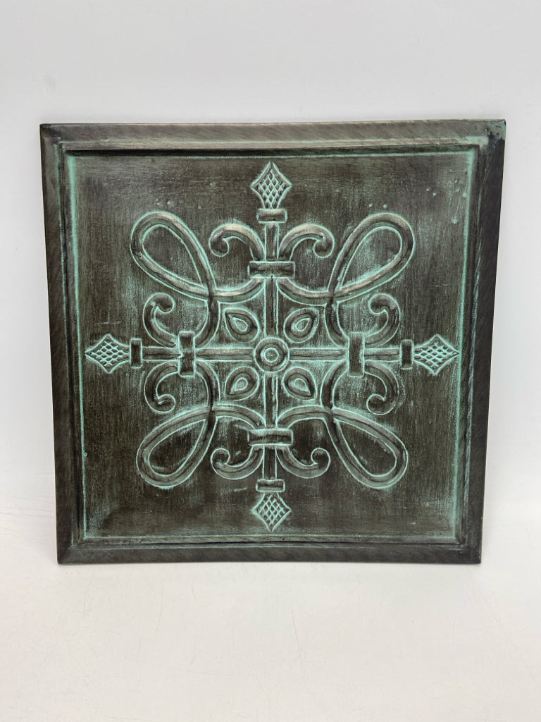 Southern Living Gray Aqua Trimmed Metal Wall Hanging